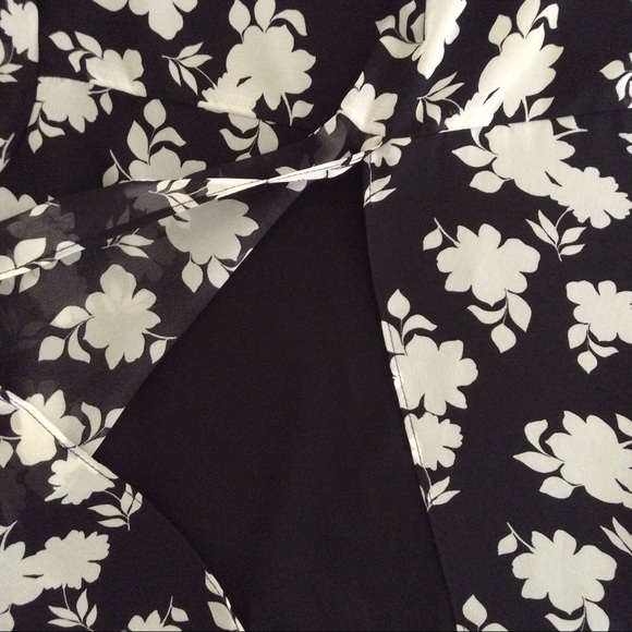 AB STUDIO FLORAL FLOWY BLOUSE FLYAWAY BACK XL - Picture 6 of 8